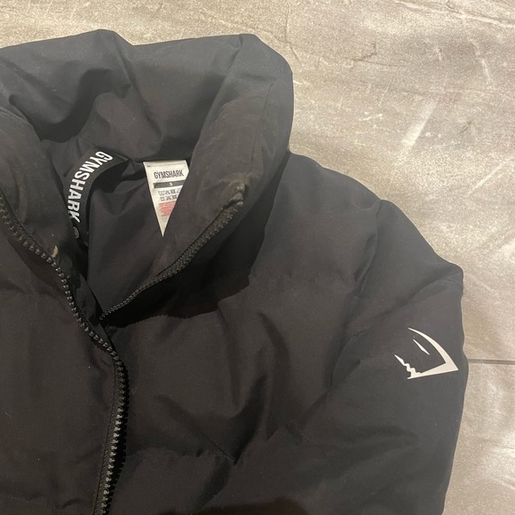 GymshArk short puffer jacket, black, size small. - Picture 4 of 5